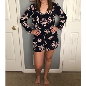 Long sleeve floral romper sz small